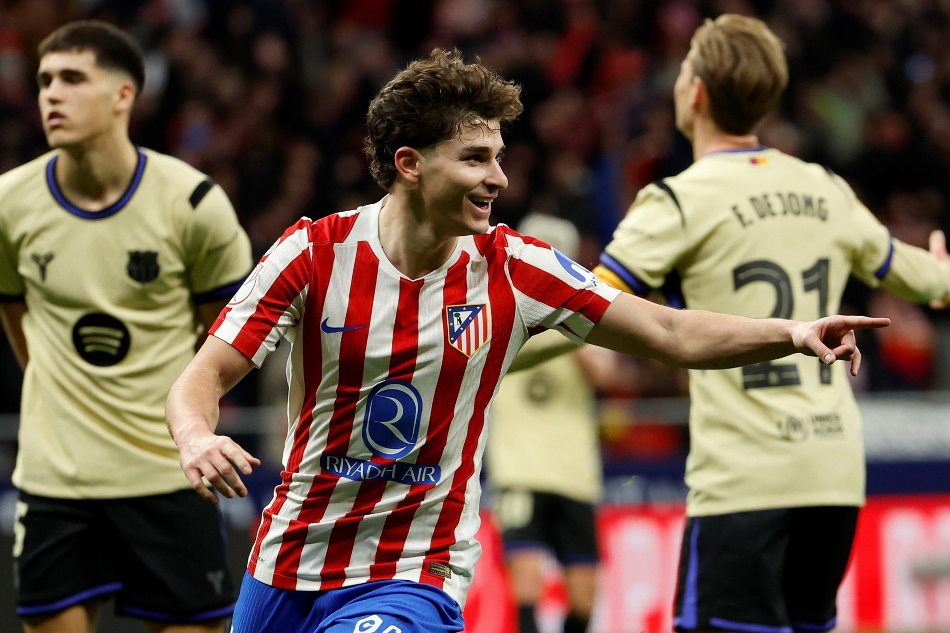 Xong Gordon, Barca nổ thêm ‘bom tấn’ Julian Alvarez