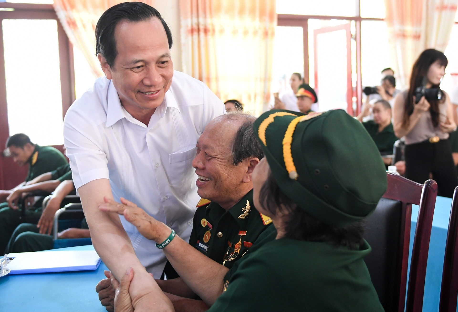 Cùng Báo VietNamNet tri ân các gia đình liệt sĩ, người có công nhân dịp 27/7