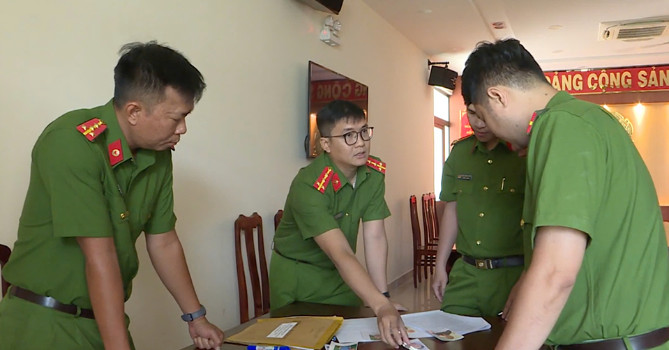 Clip: Cảnh sát kể thủ đoạn tinh vi của nhóm đòi nợ thuê Song Long