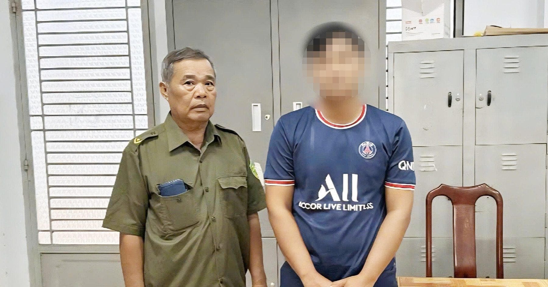 Nam sinh viên ra đầu thú sau khi trộm gần 250 triệu đồng của hàng xóm