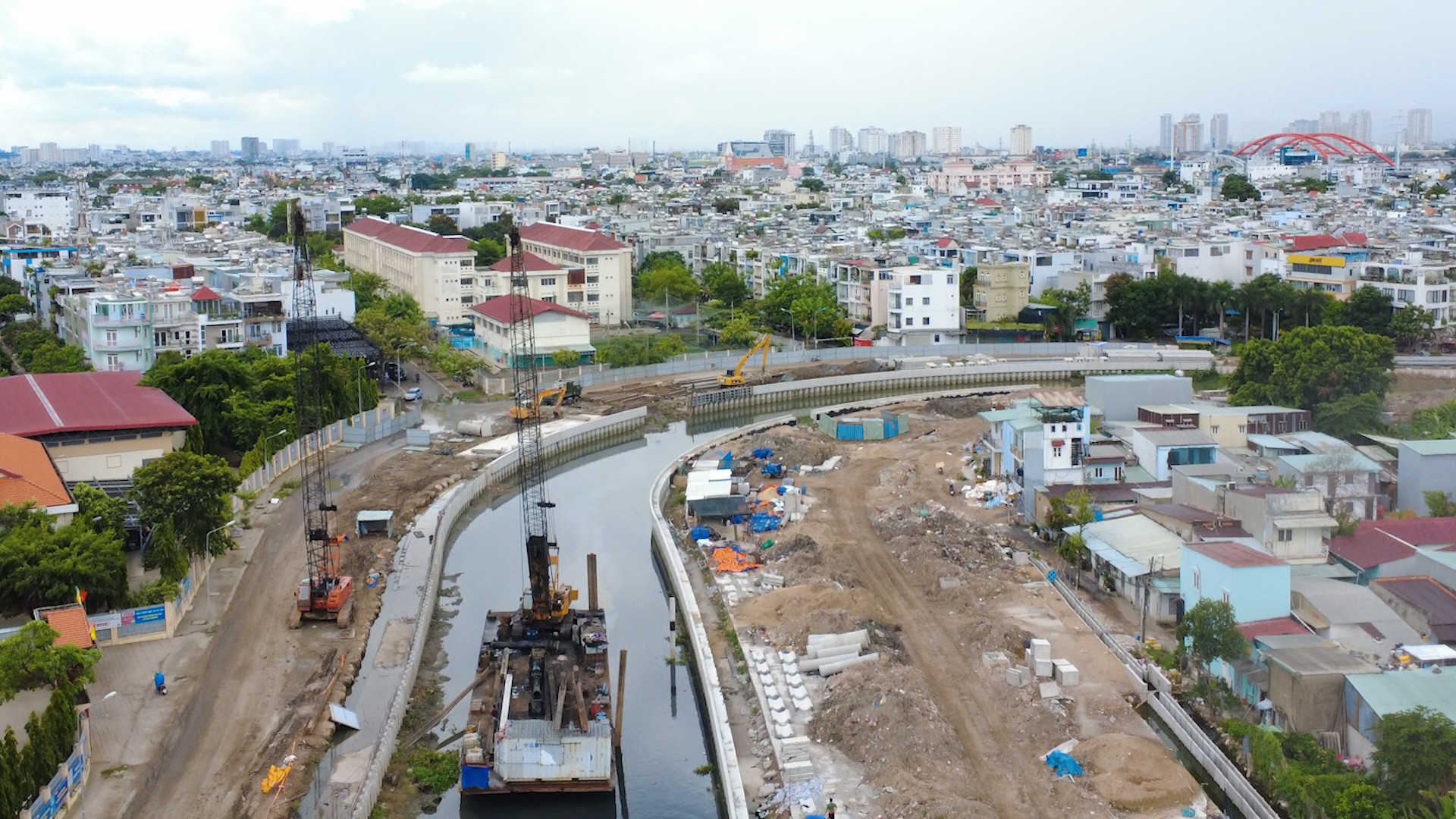 Dân phấn khởi vì rạch ô nhiễm nhất TPHCM dần hồi sinh sau thời gian thi công