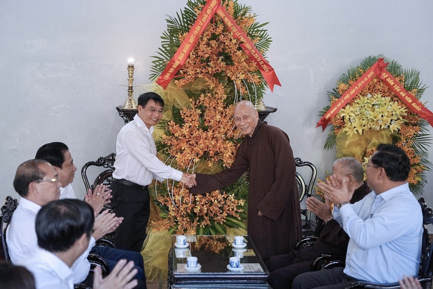 Phó Thủ tướng Nguyễn Văn Thắng chúc mừng Đại lễ Phật đản tại Huế