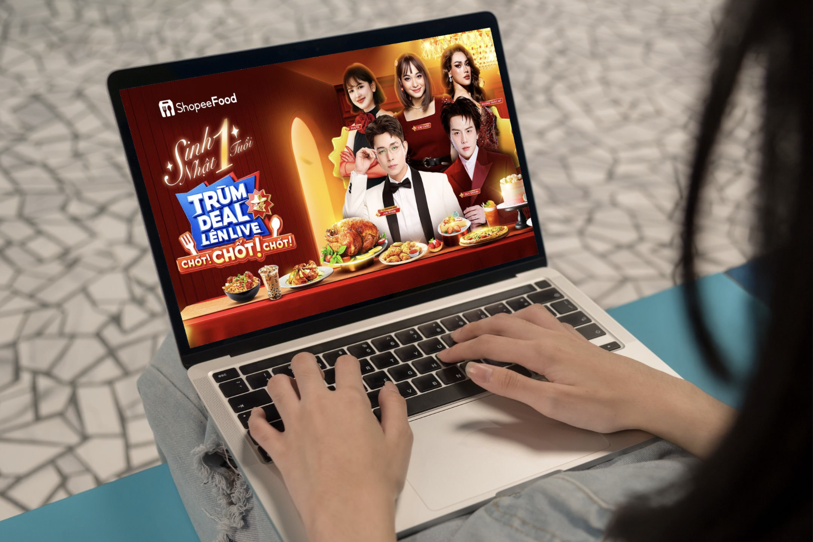 'Trùm Deal Lên Live': Sức hút đặc biệt của ShopeeFood với mô hình livestream mới