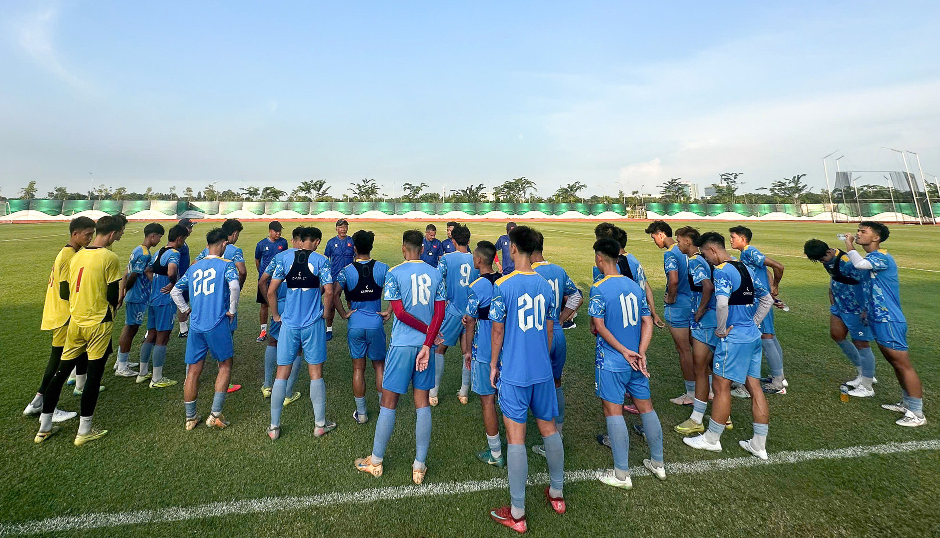 u19 viet nam 1.jpg