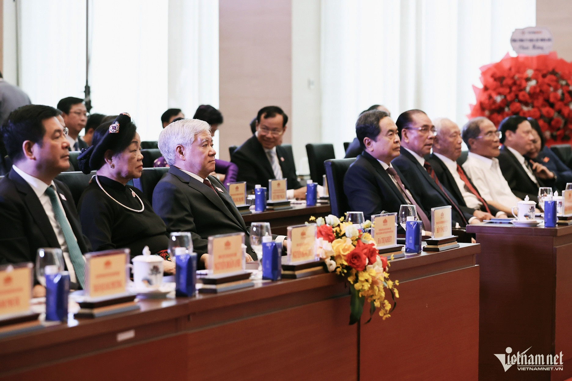 w hoi dong dan toc 2 4150.jpg