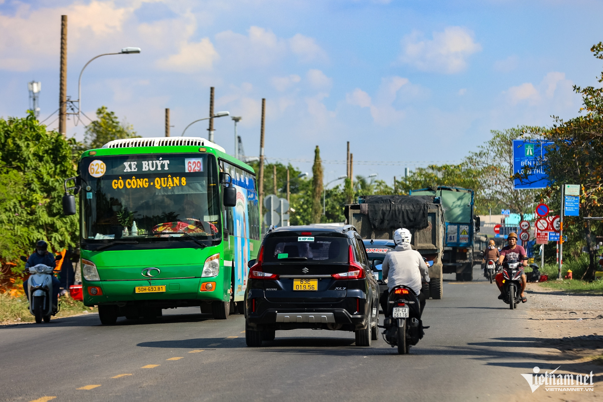 W-quốc lộ 50 TPHCM   Nguyễn Huế 17.jpg