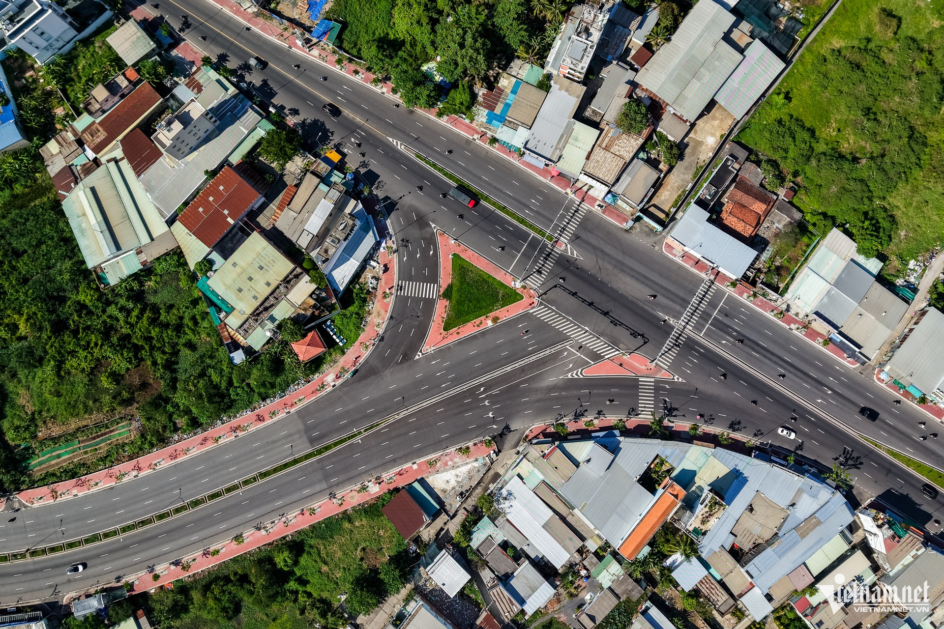 https://static-images.vnncdn.net/vps_images_publish/000001/000003/2026/5/29/w-quoc-lo-50-tphcm-nguyen-hue-2-2358.jpg