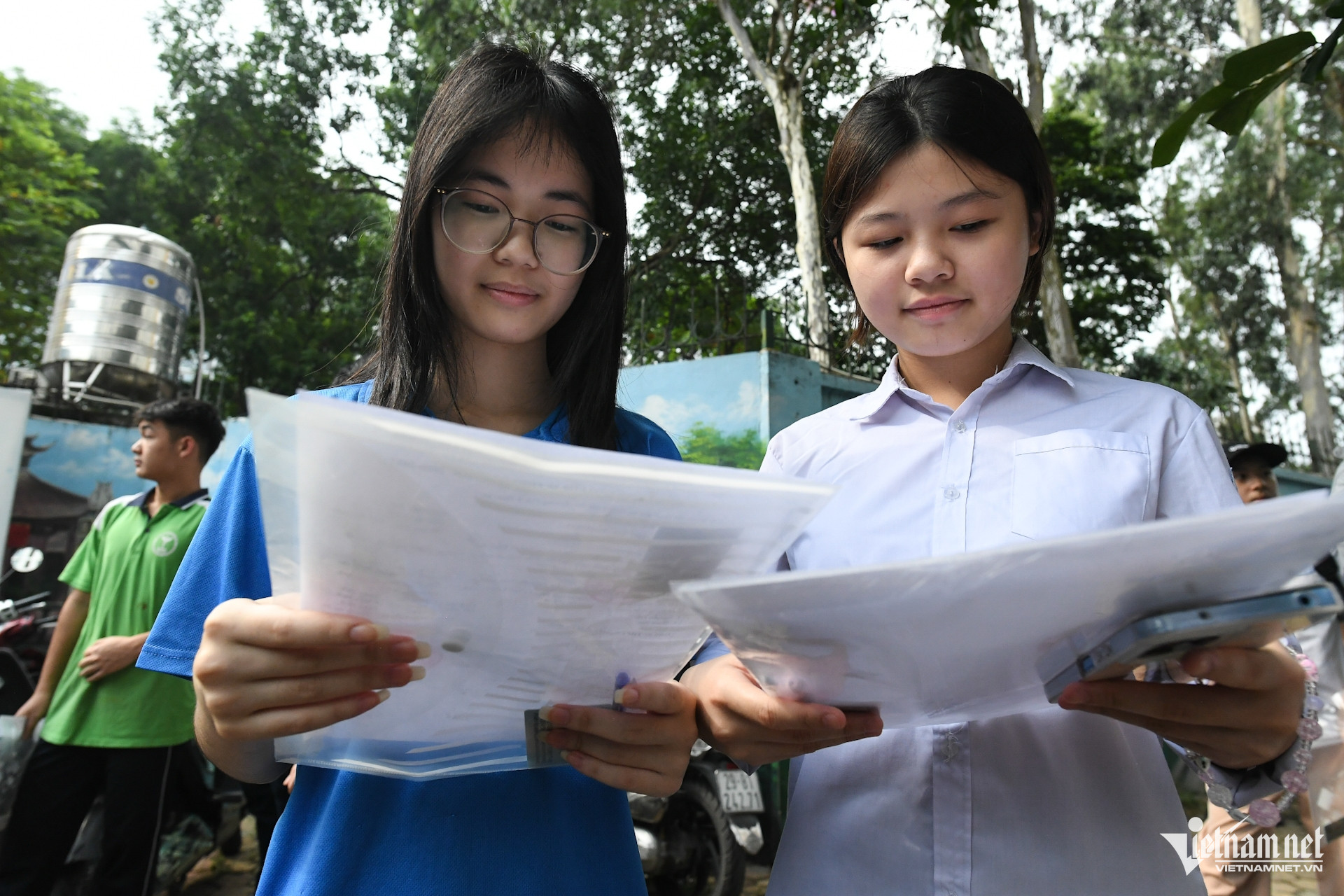 W-thi lop 10.jpg