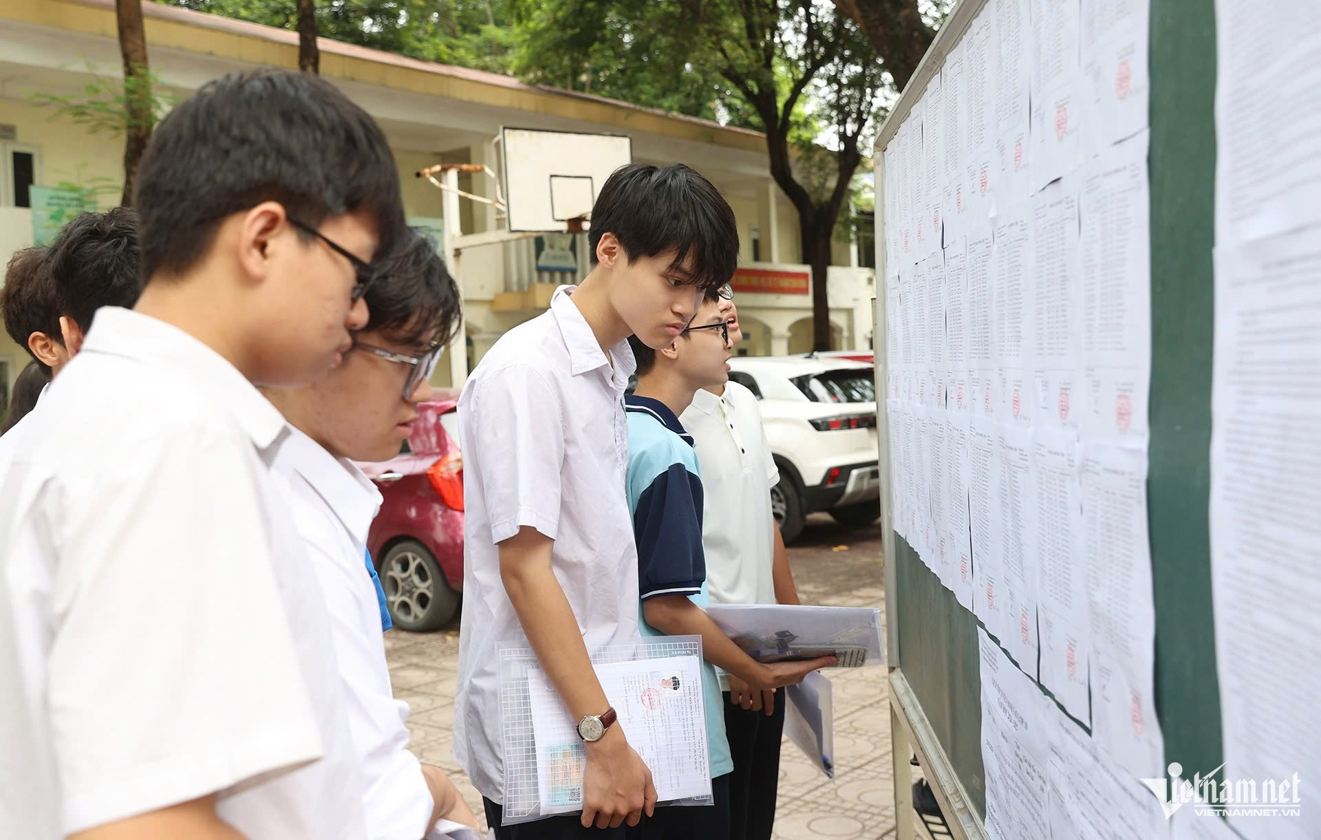 W-thi vao 10 HN1.jpg