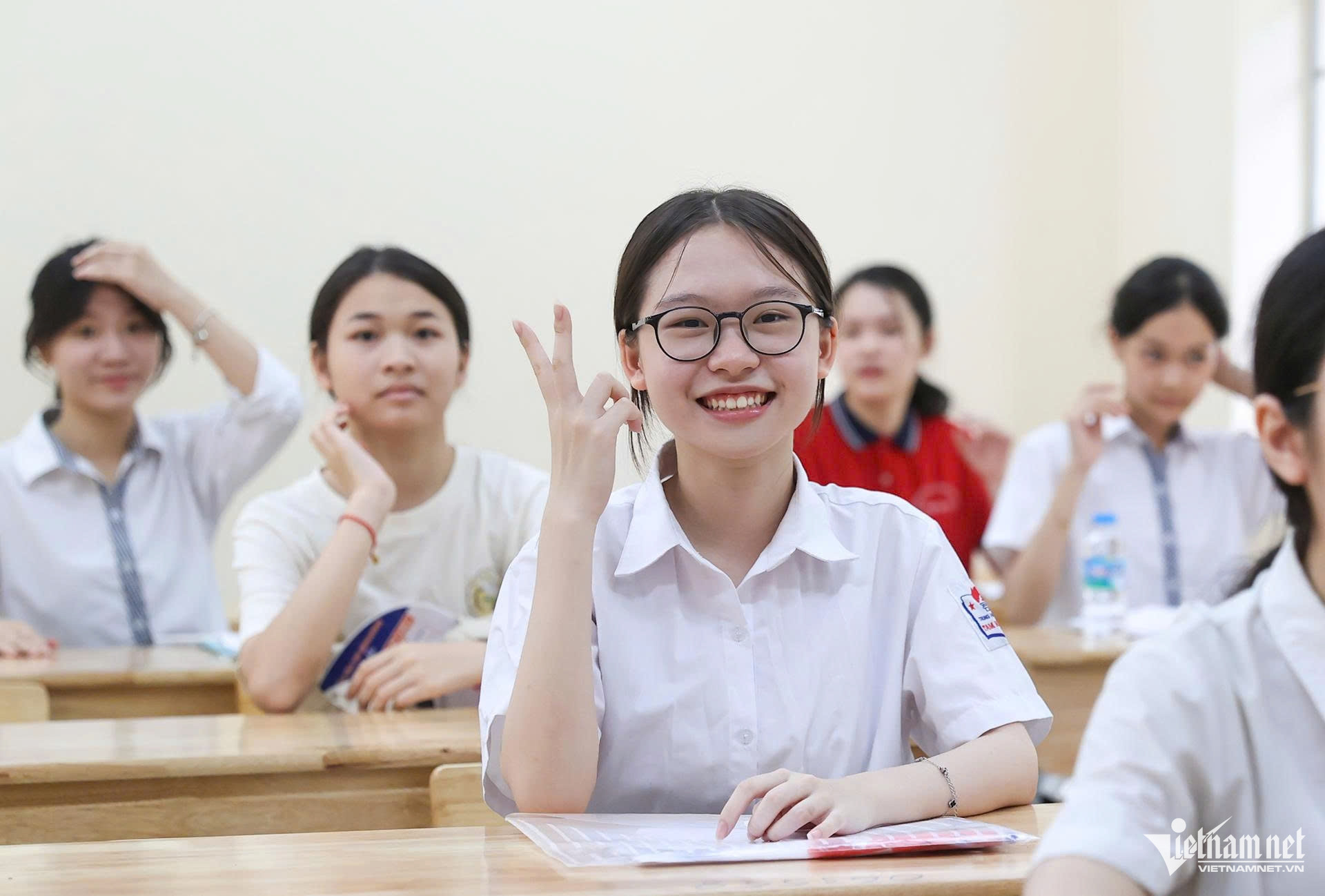 W-thi vao 10 HN4.jpg