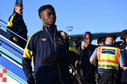 www_thesun_co_uk bukayo saka arsenal arrives budapest 1084457838 (1).jpg