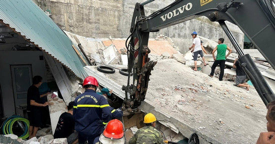 Bản tin cuối ngày 3/5: Hiện trường tan hoang vụ sập nhà 2 tầng, chủ nhà tử vong