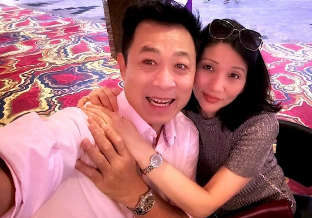 https://static-images.vnncdn.net/vps_images_publish/000001/000003/2026/5/3/batch-van-son-xa-loat-anh-voi-ba-xa-bi-an-mung-ky-niem-33-nam-cuoi-goi-vo-la-405294136-10232395714815076-430140949178940-578.jpg