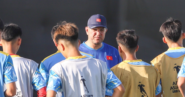 HLV Cristiano Roland nói điều quan trọng về U17 Việt Nam