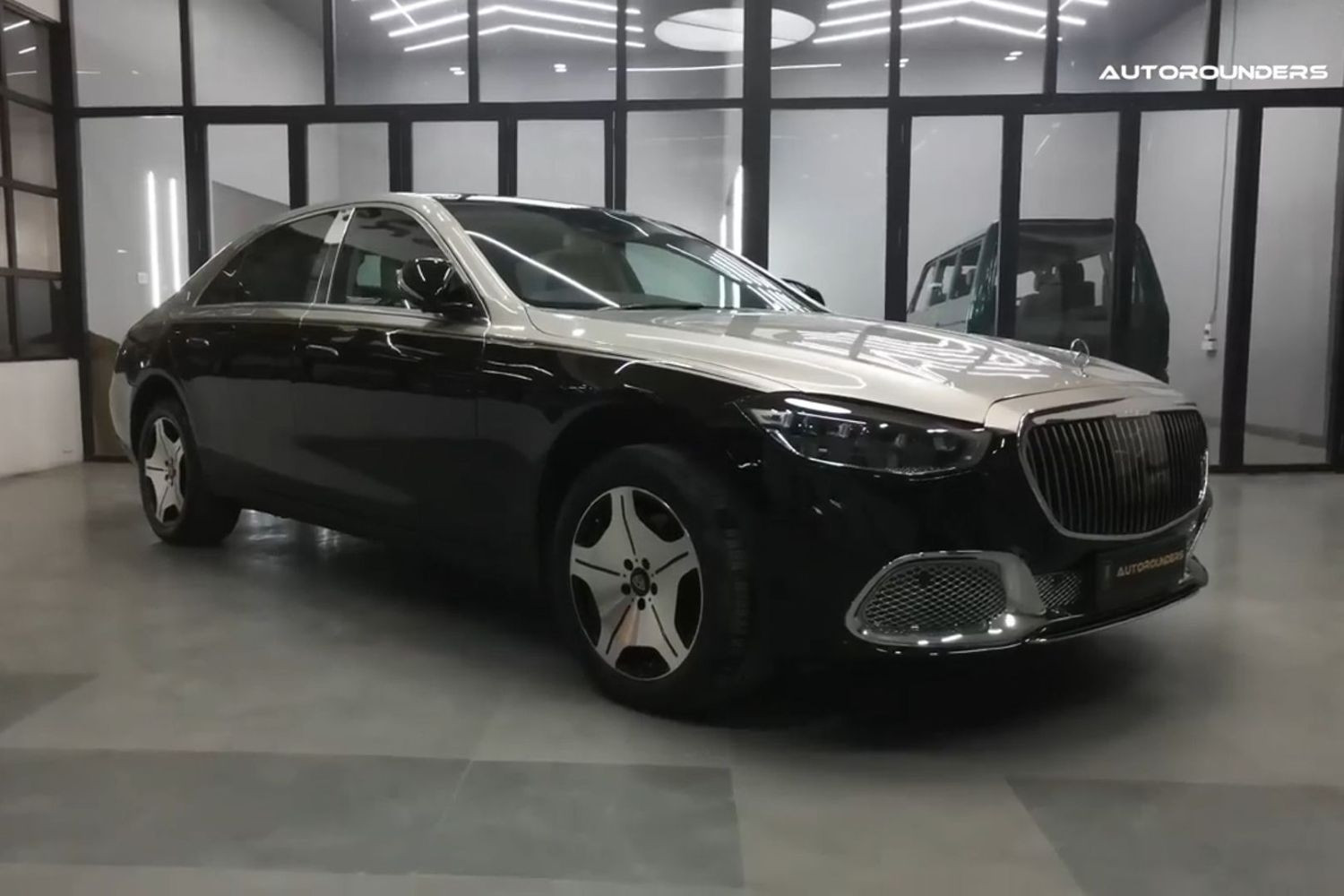 Hô biến Mercedes S-Class 10 năm tuổi thành Maybach mới, chủ xe tiết kiệm tiền tỷ