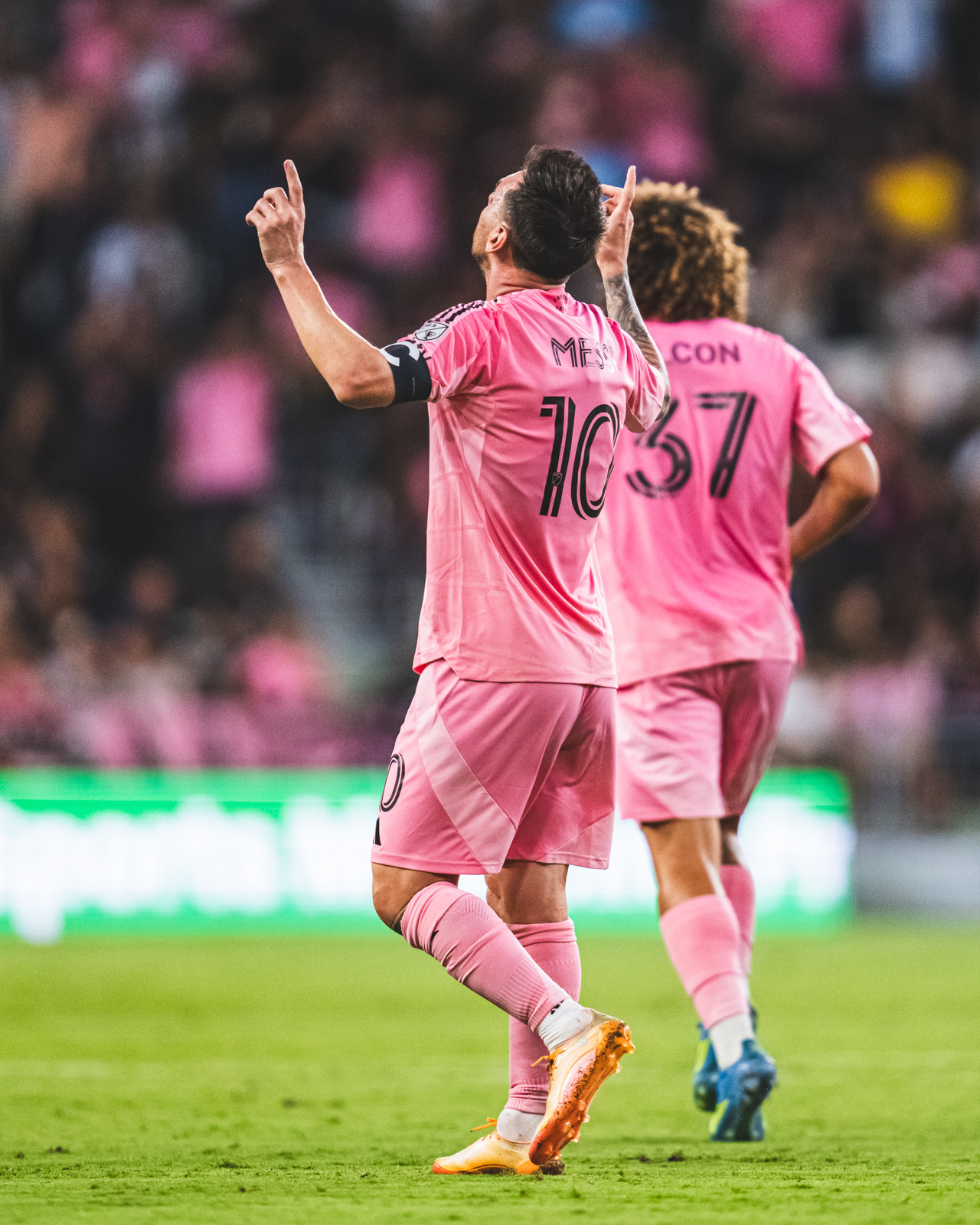 https://static-images.vnncdn.net/vps_images_publish/000001/000003/2026/5/3/messi-inter-miami-1-453.jpg