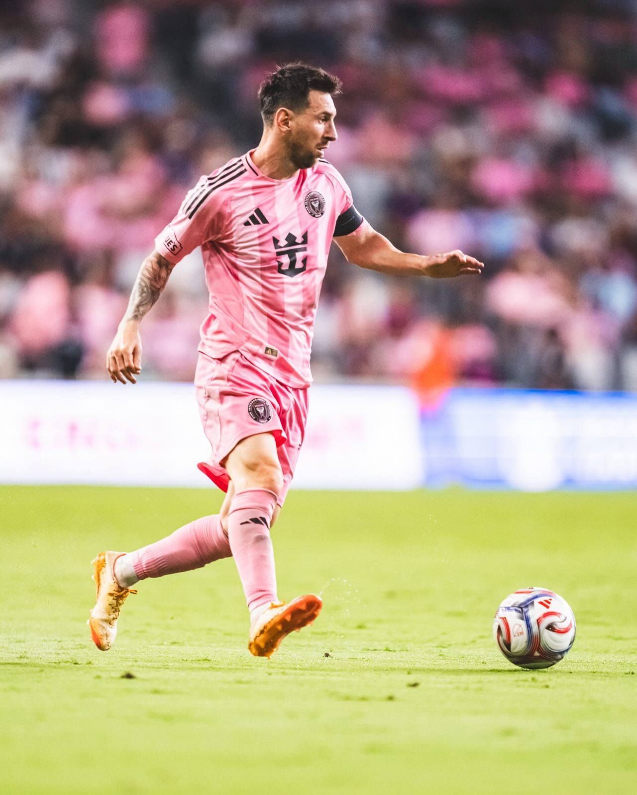 https://static-images.vnncdn.net/vps_images_publish/000001/000003/2026/5/3/messi-inter-miami-451.jpg