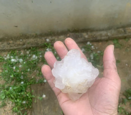 mưa đá NA.jpeg