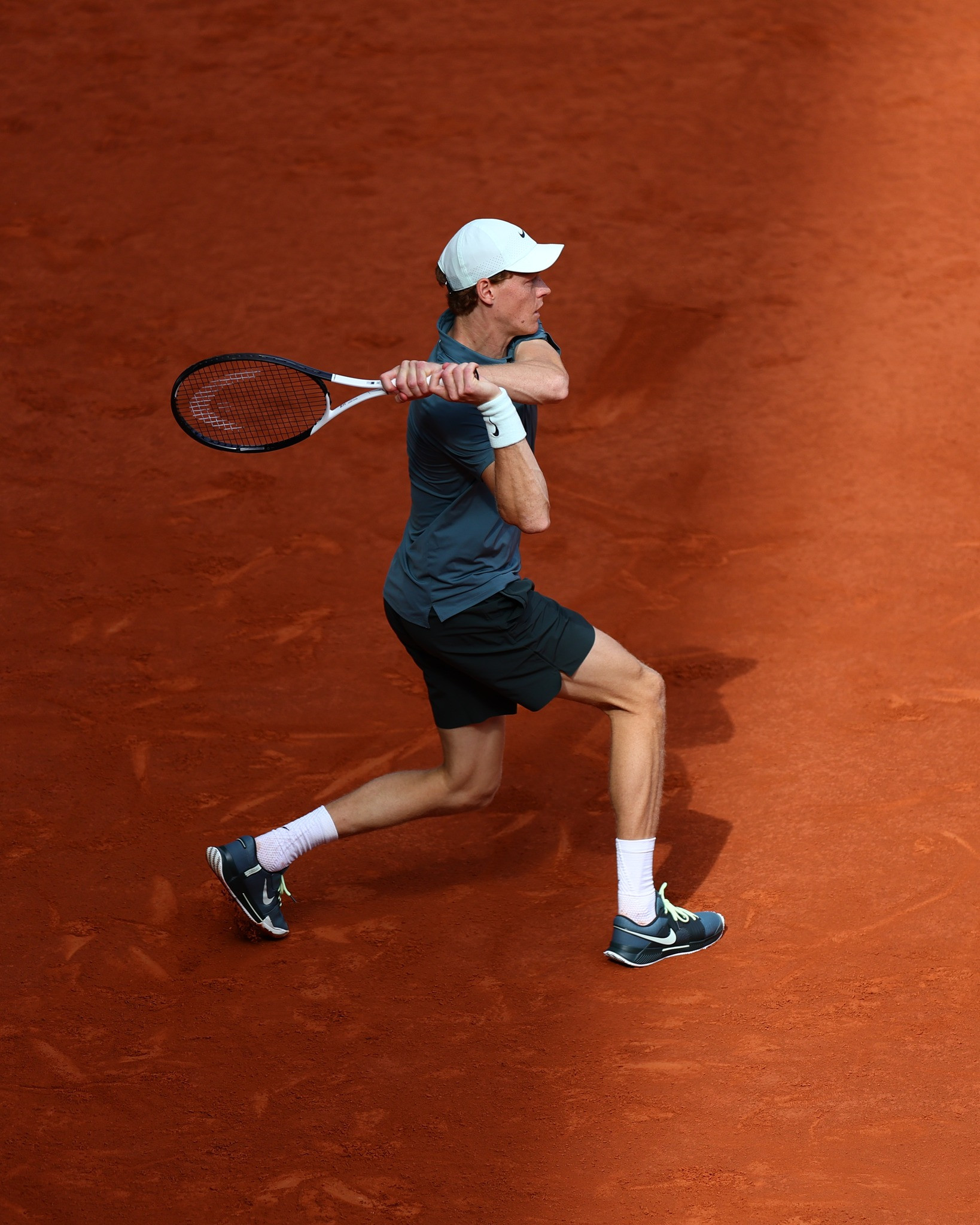 https://static-images.vnncdn.net/vps_images_publish/000001/000003/2026/5/3/sinner-vs-zverev-2477.jpg