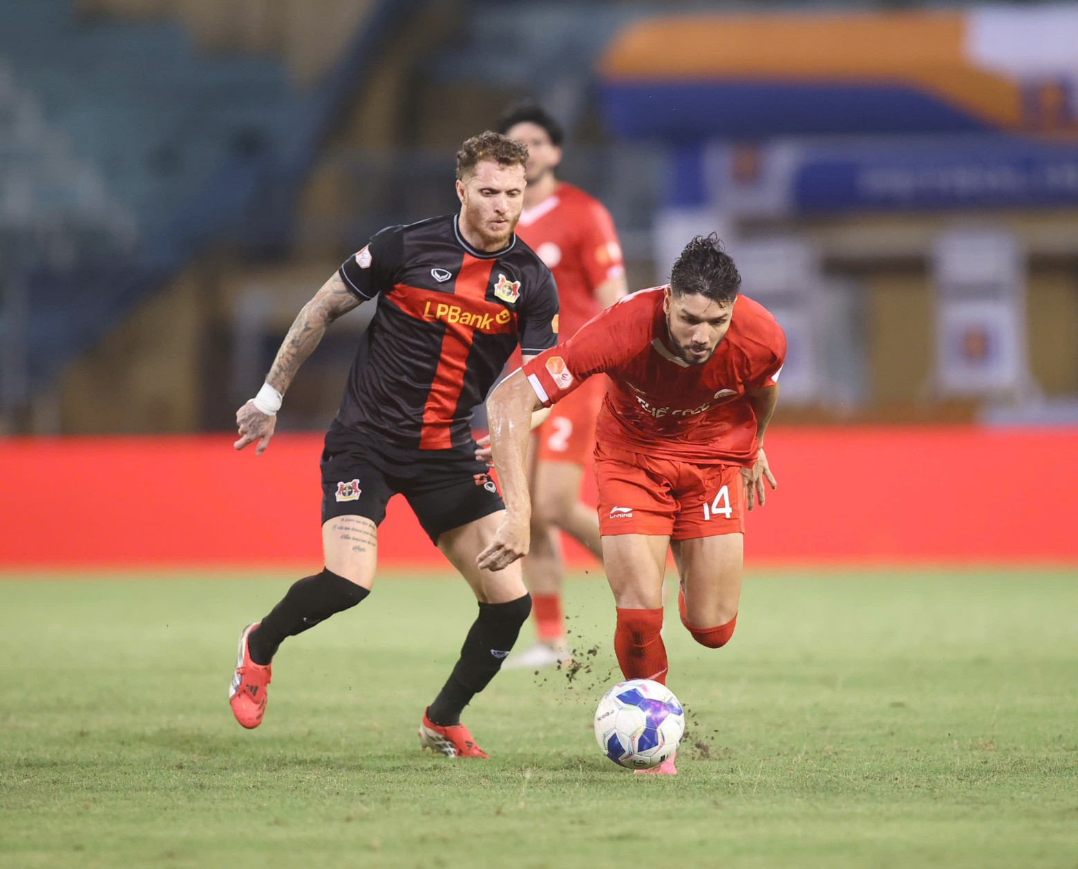 the cong vs ninh binh tai loc.jpg