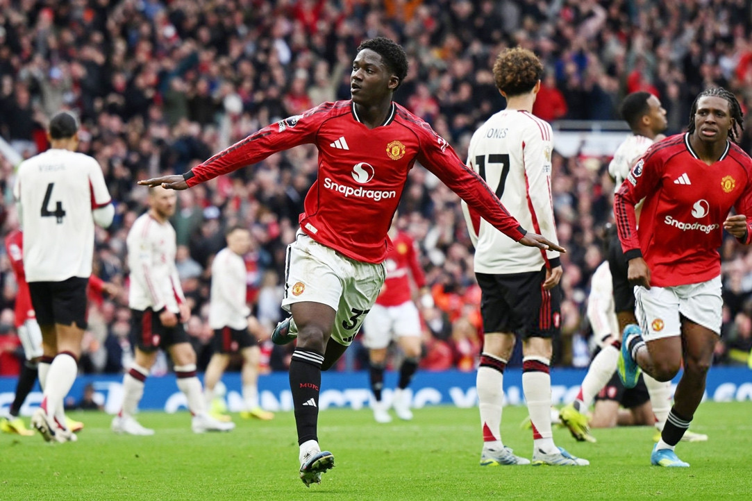 Thắng Liverpool siêu kịch tính, MU đoạt vé Champions League
