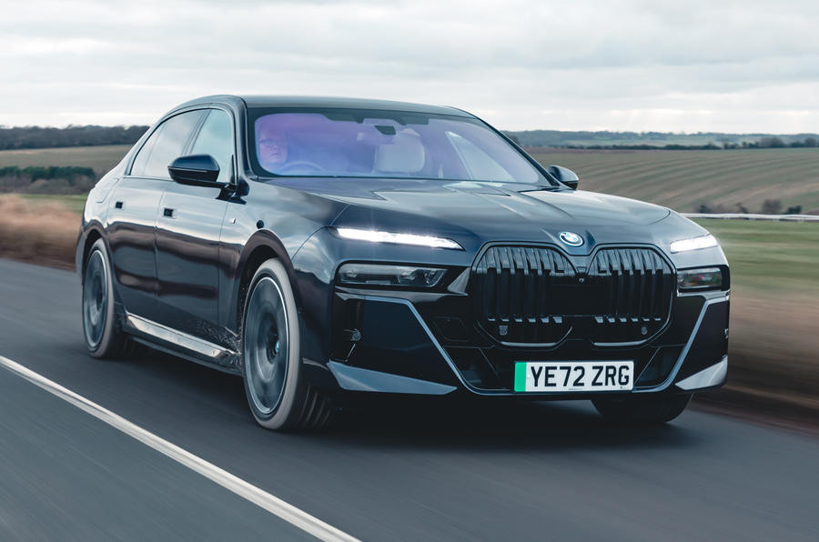 01 bmw i7 rt 2023 lead driving_1_0.jpg