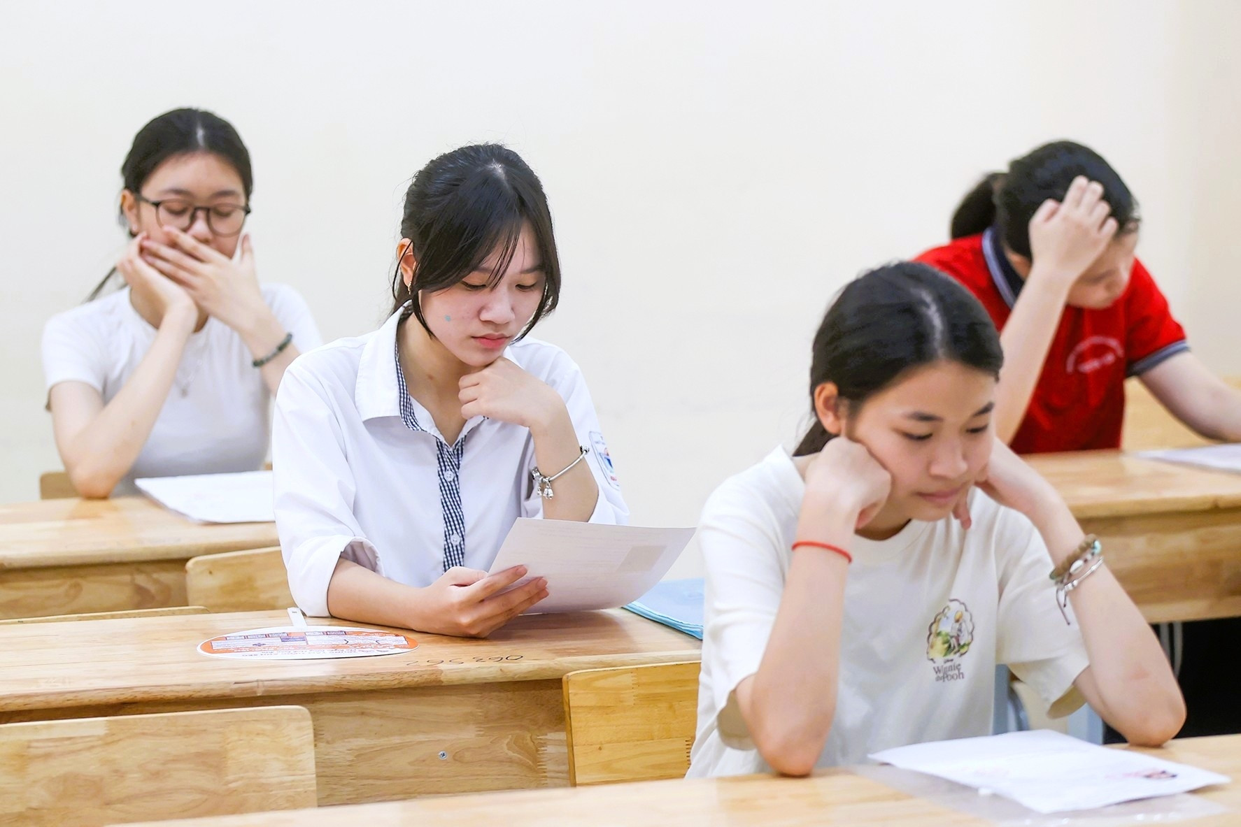 Đề Tiếng Anh thi lớp 10 Hà Nội phân hóa cao, khó có ‘mưa’ điểm 9 và 10