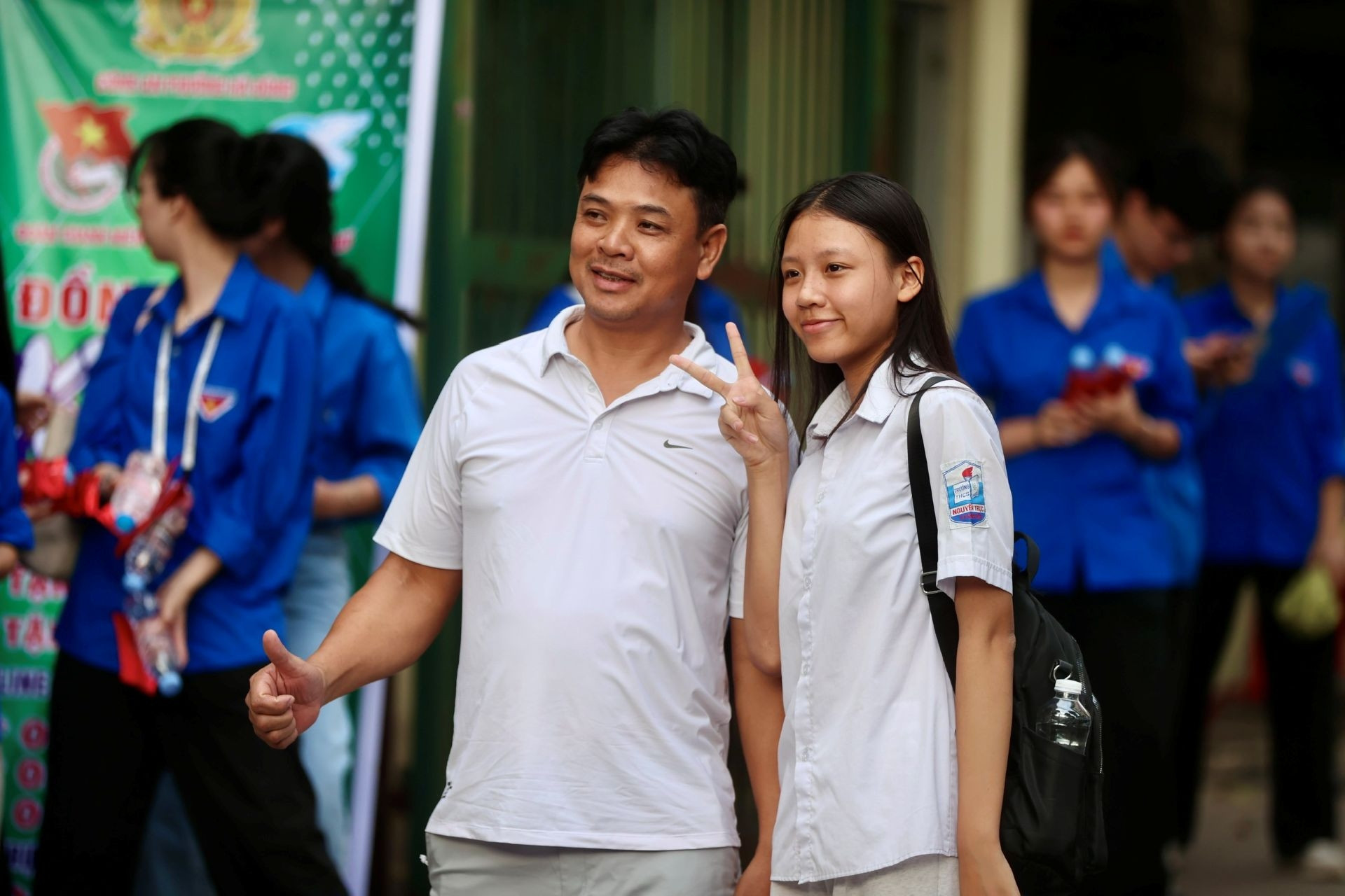 Gần 125.000 học sinh Hà Nội bước vào môn thi đầu tiên để tranh suất vào lớp 10