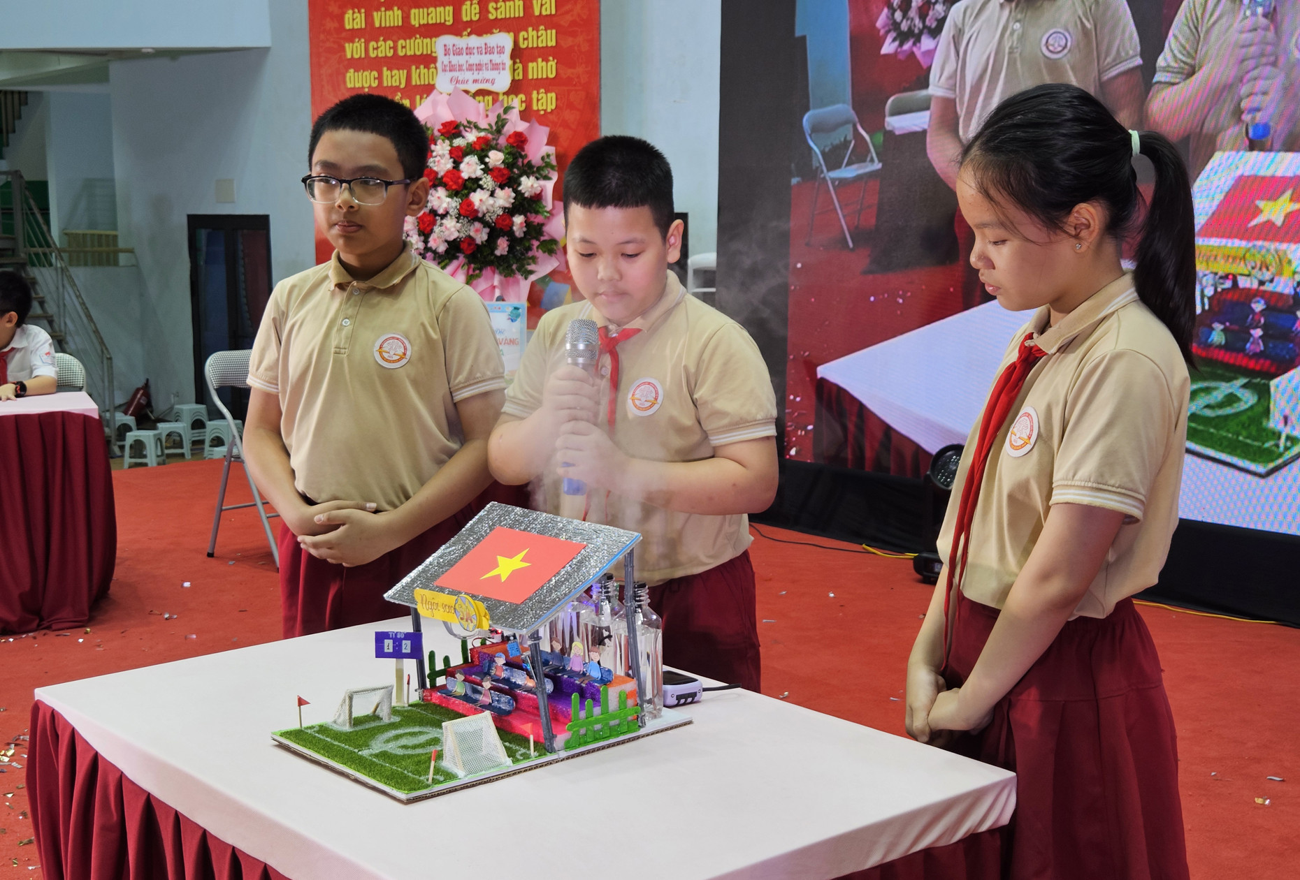 Hệ thống làm mát khán đài thông minh Đội Ngôi sao 5A TH Bùi Quốc Khái.jpg