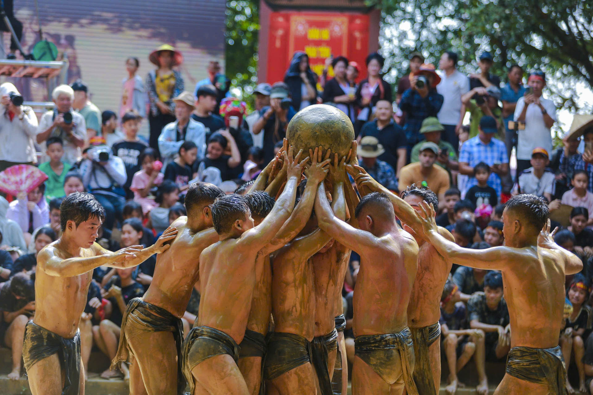 lễ hội vật cầu bùn vân hà_21.JPG