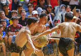 lễ hội vật cầu bùn vân hà_29.JPG