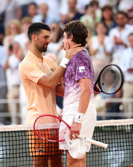 https://static-images.vnncdn.net/vps_images_publish/000001/000003/2026/5/30/novak-djokovic-vs-joao-fonseca-150.jpg