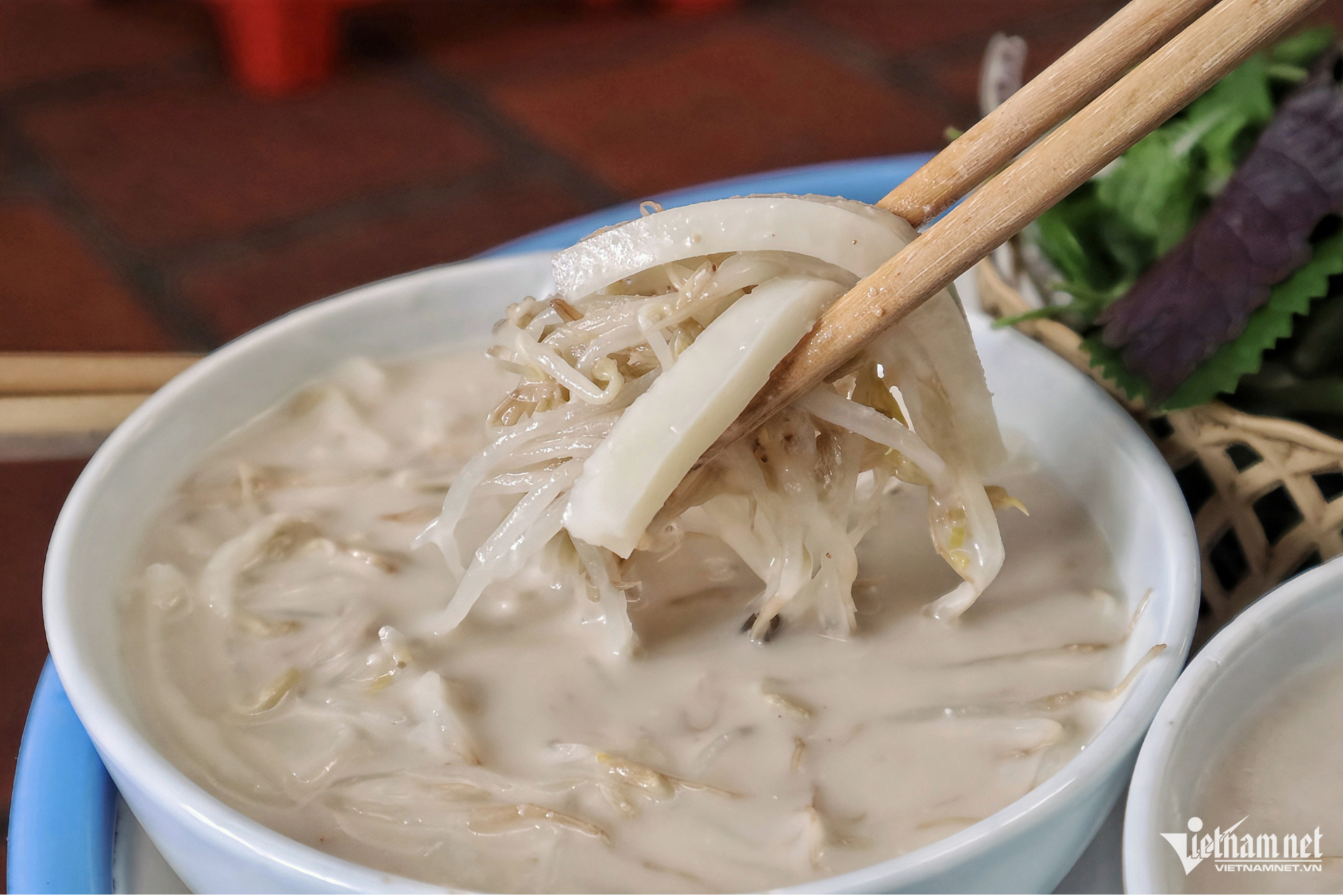 https://static-images.vnncdn.net/vps_images_publish/000001/000003/2026/5/30/w-banh-duc-nom-3159.png