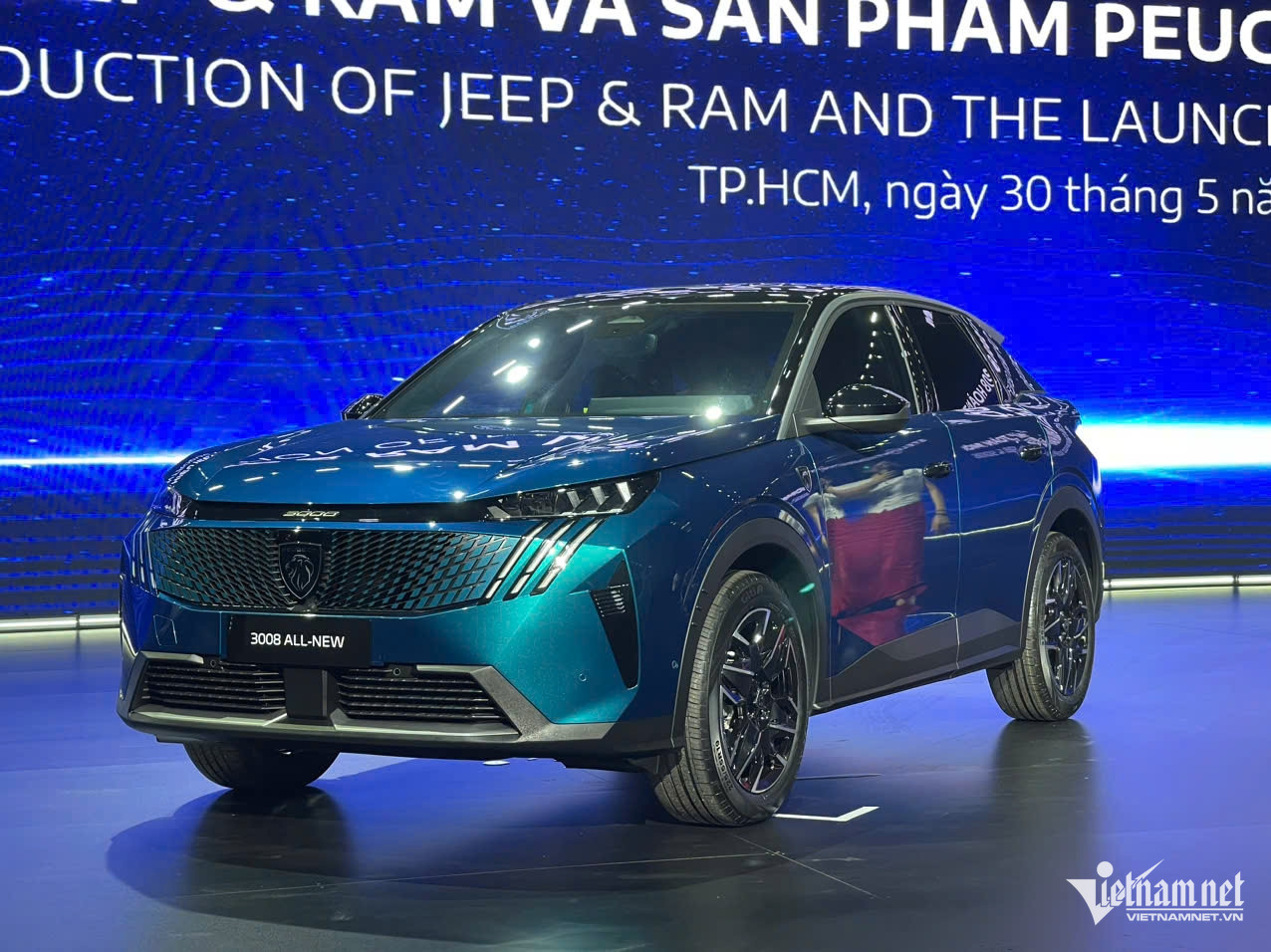 W-Peugeot 3008.jpg
