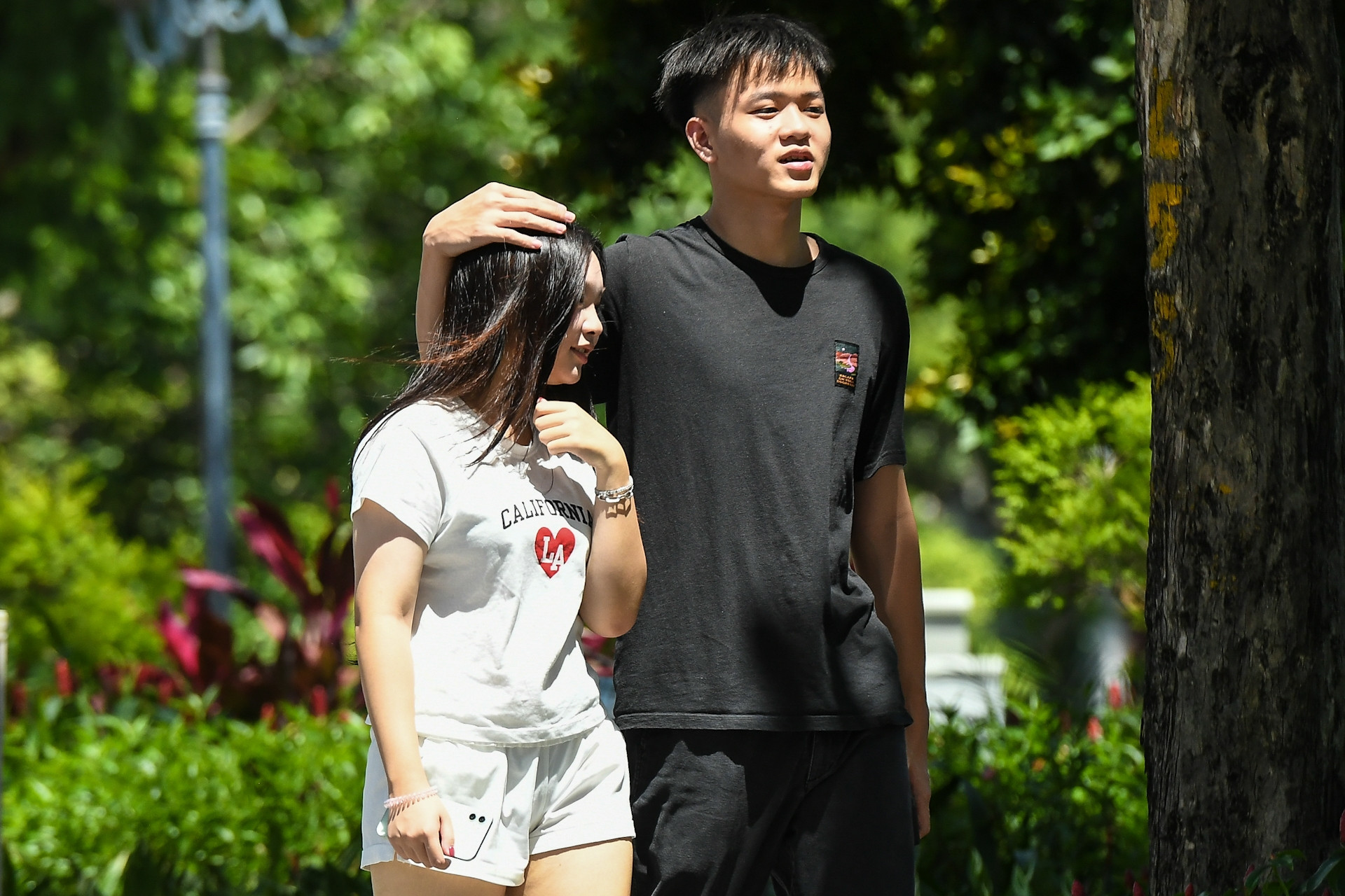 Dự báo thời tiết 1/6/2026: Hà Nội nắng nóng trên 36 độ, TPHCM mưa to cục bộ