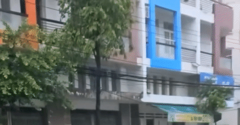 Nhiều tuyến đường ở Nha Trang ngập sâu sau mưa lớn