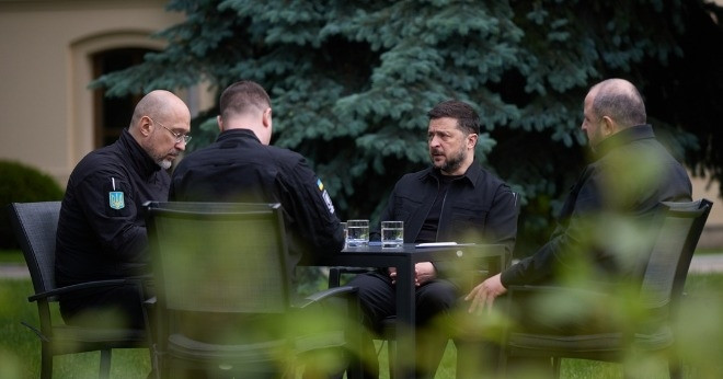 Ông Zelensky nêu 3 ưu tiên chiến lược, Nga - Ukraine không kích qua lại