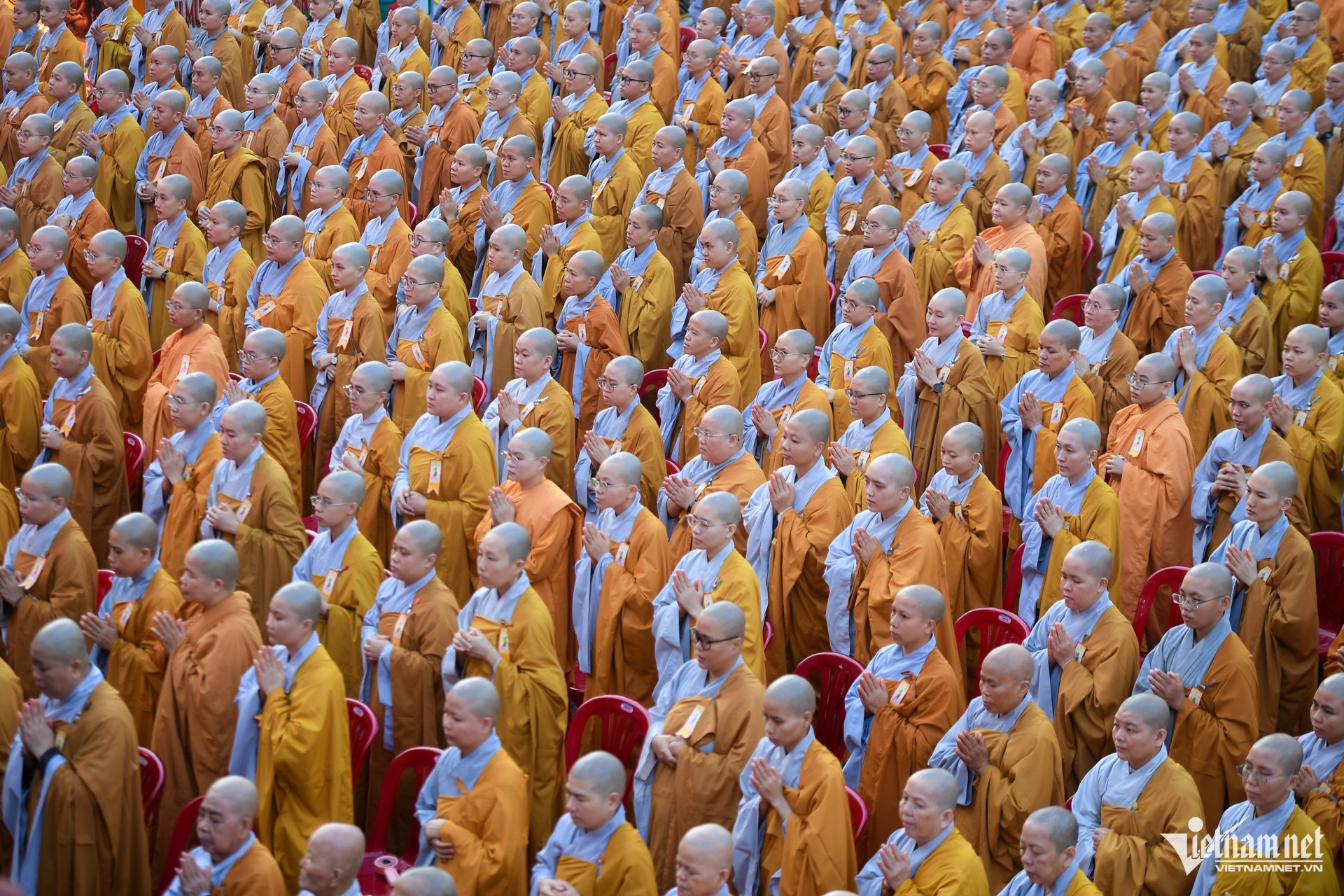W-phật đản TPHCM Nguyễn Huế 5.jpg