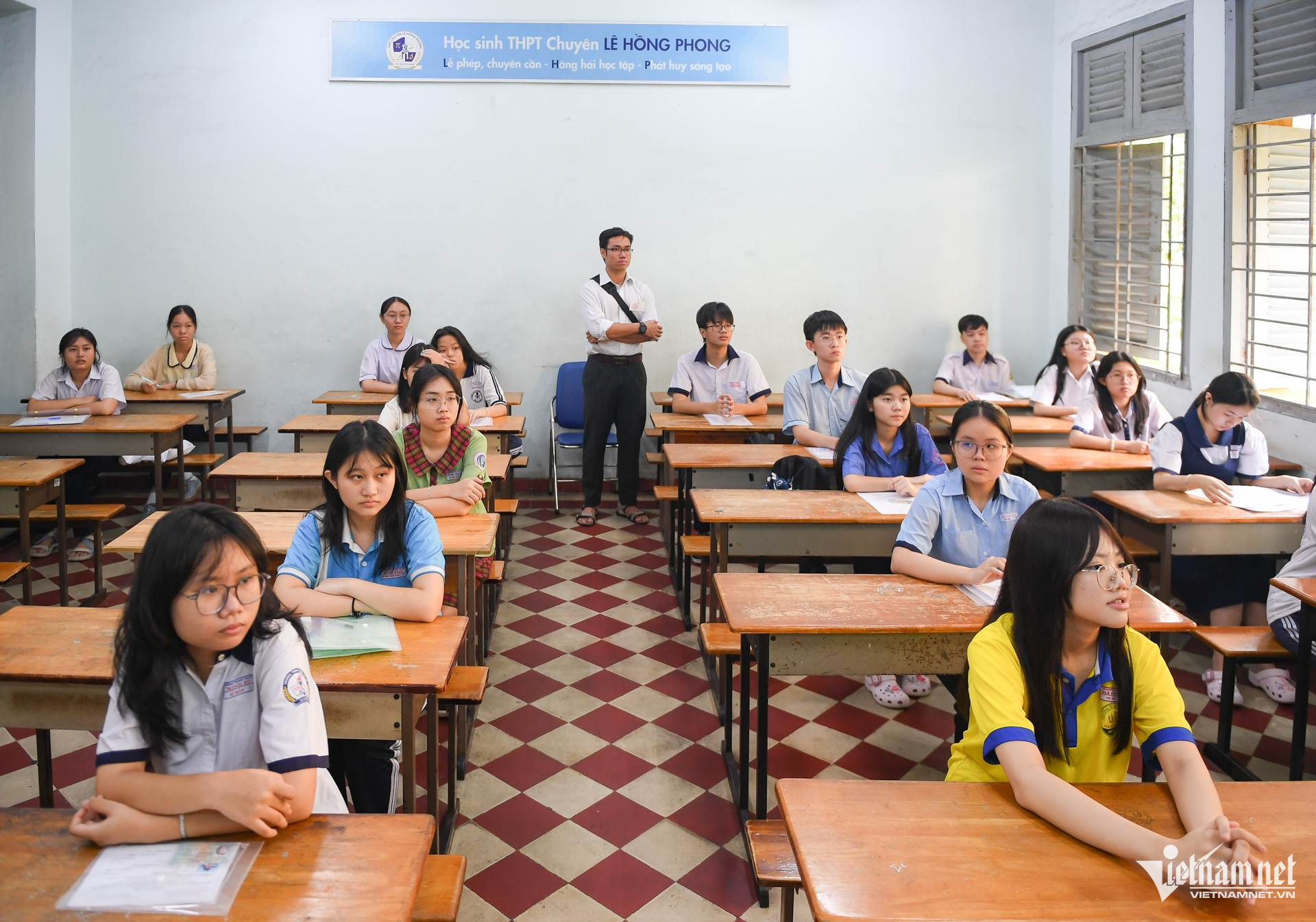 W-thi 10 TPHCM Nguyễn Huế 10.jpg