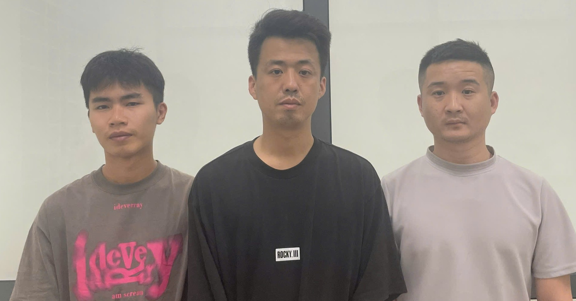 Bắt giữ nhóm đối tượng người nước ngoài bày mưu cướp tài sản của đồng hương