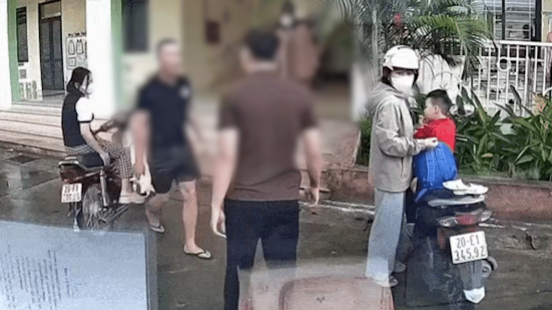 đánh nhau hh.gif