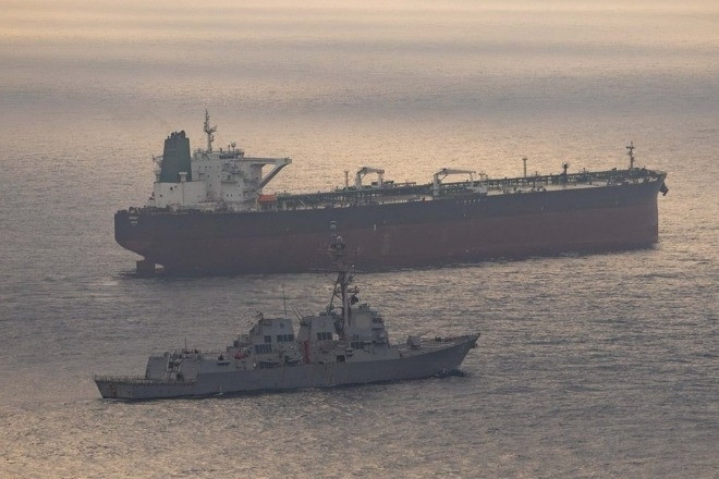 Kế hoạch phong tỏa hàng hải Iran và hộ tống tàu ở Hormuz của Mỹ có hiệu quả?