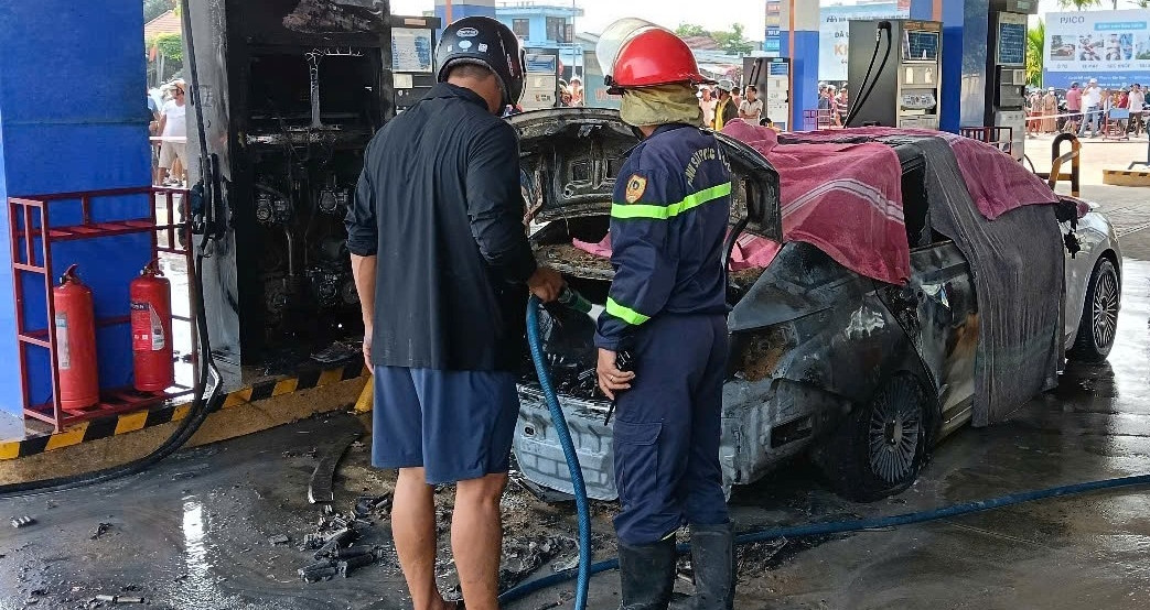 Khởi tố, bắt tạm giam tài xế vụ cháy ô tô ở cây xăng khiến 2 thiếu niên tử vong