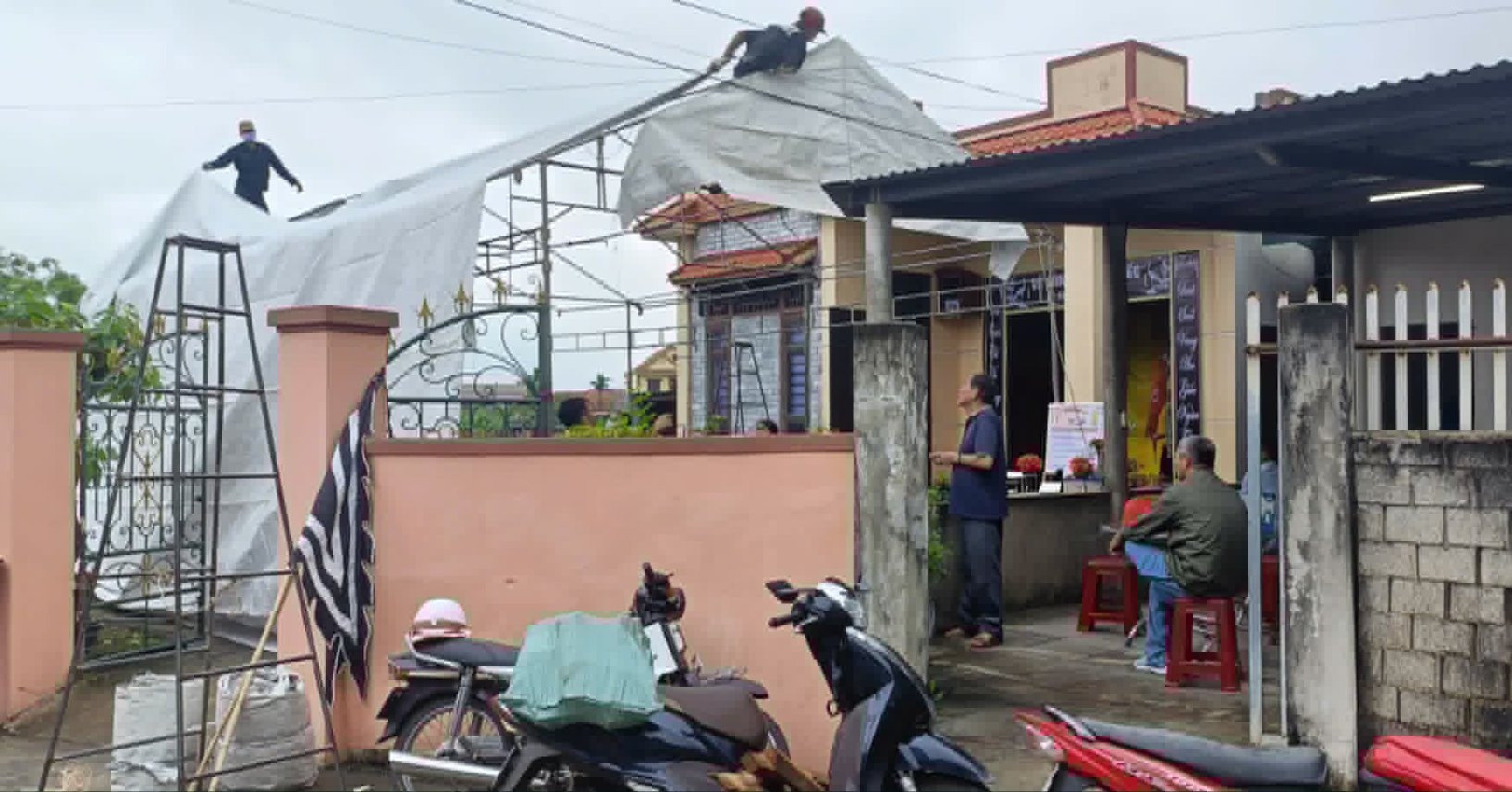 Nghi án nghịch tử tấn công bố mẹ làm 1 người tử vong