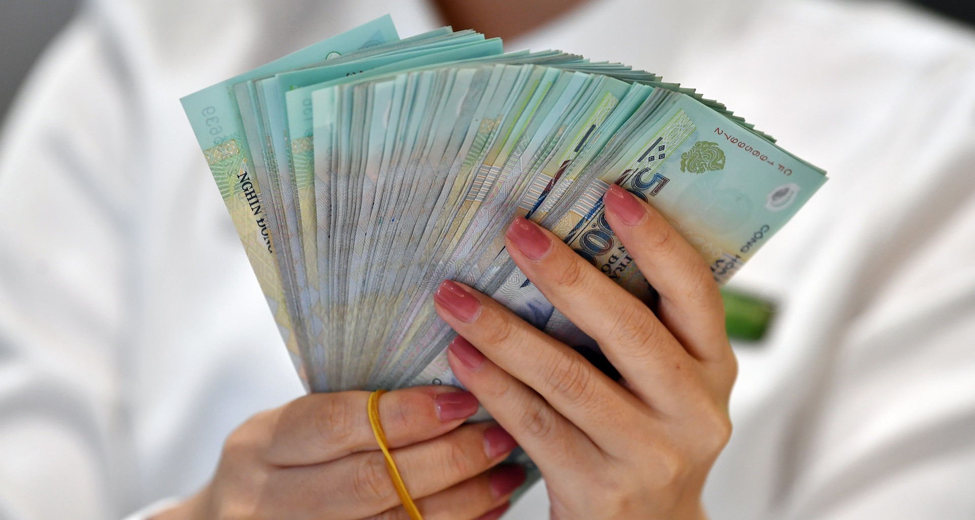 Người trúng xổ số từ 5 triệu đồng có bắt buộc nhận chuyển khoản?