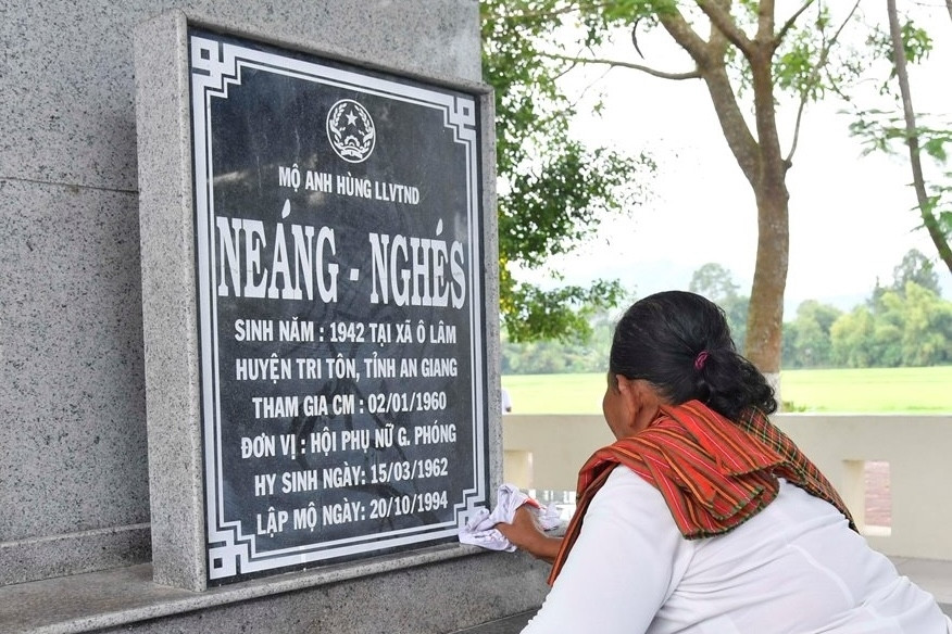 'Tôi làm vì cảm phục chị Nghés'