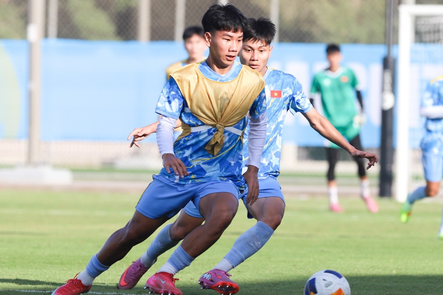 U17 Việt Nam luyện 'tuyệt chiêu', tự tin đánh bại Yemen