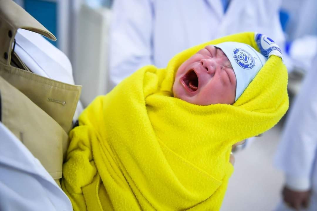 Việt Nam đặt mục tiêu nâng mức sinh mỗi năm lên 2%, sinh và nuôi con được hỗ trợ