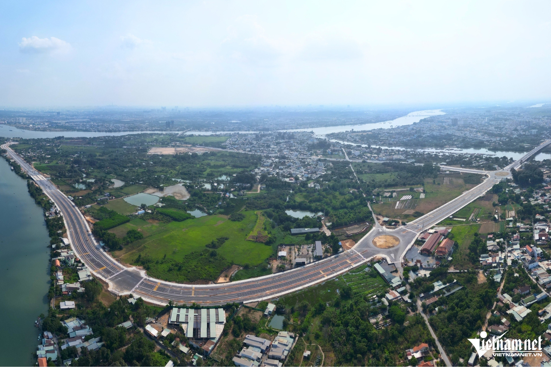 W-truc trung tam 1.jpg
