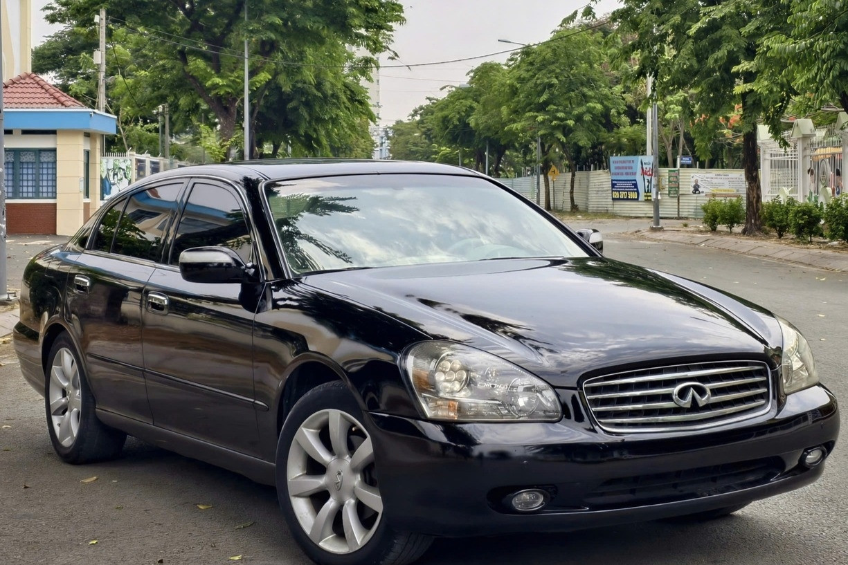 Xe sang Infiniti Q45 2004 giá 160 triệu, bán rẻ nhưng tiềm ẩn rủi ro gì?